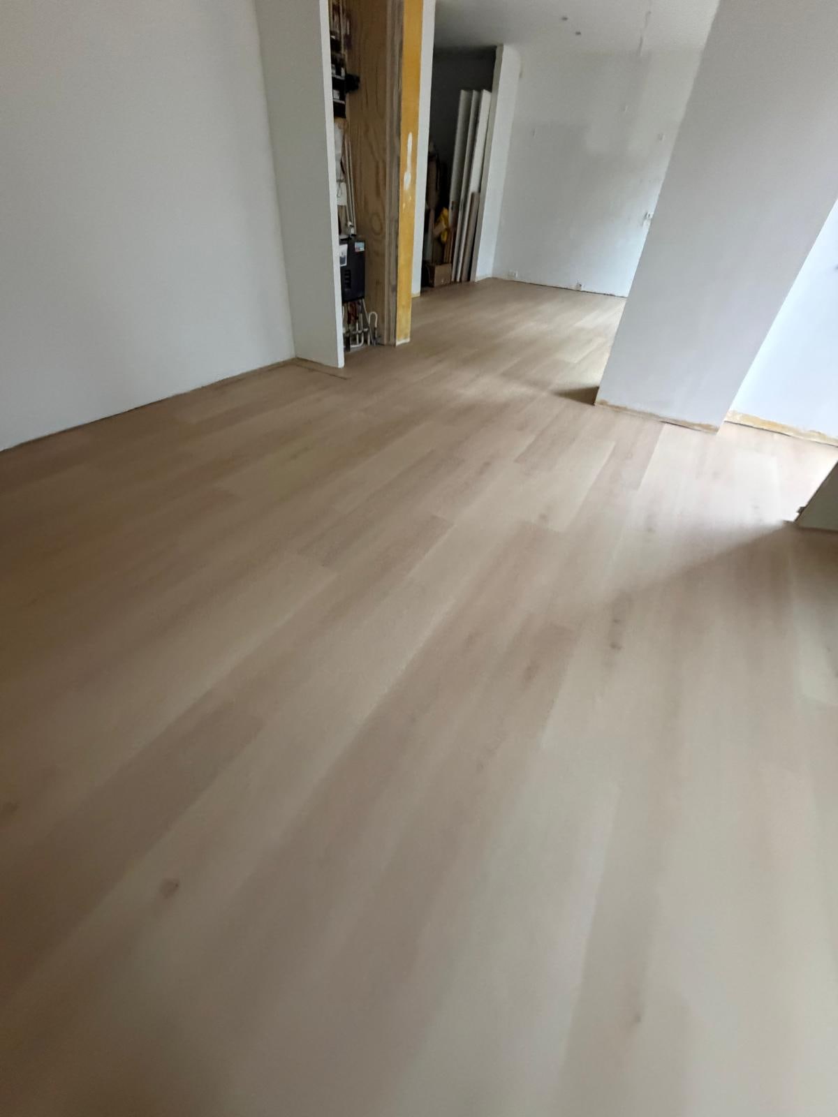 Straight-plank PVC in a renovation project